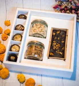 Personalised Gift hampers shine with Glass Multipurpose jars